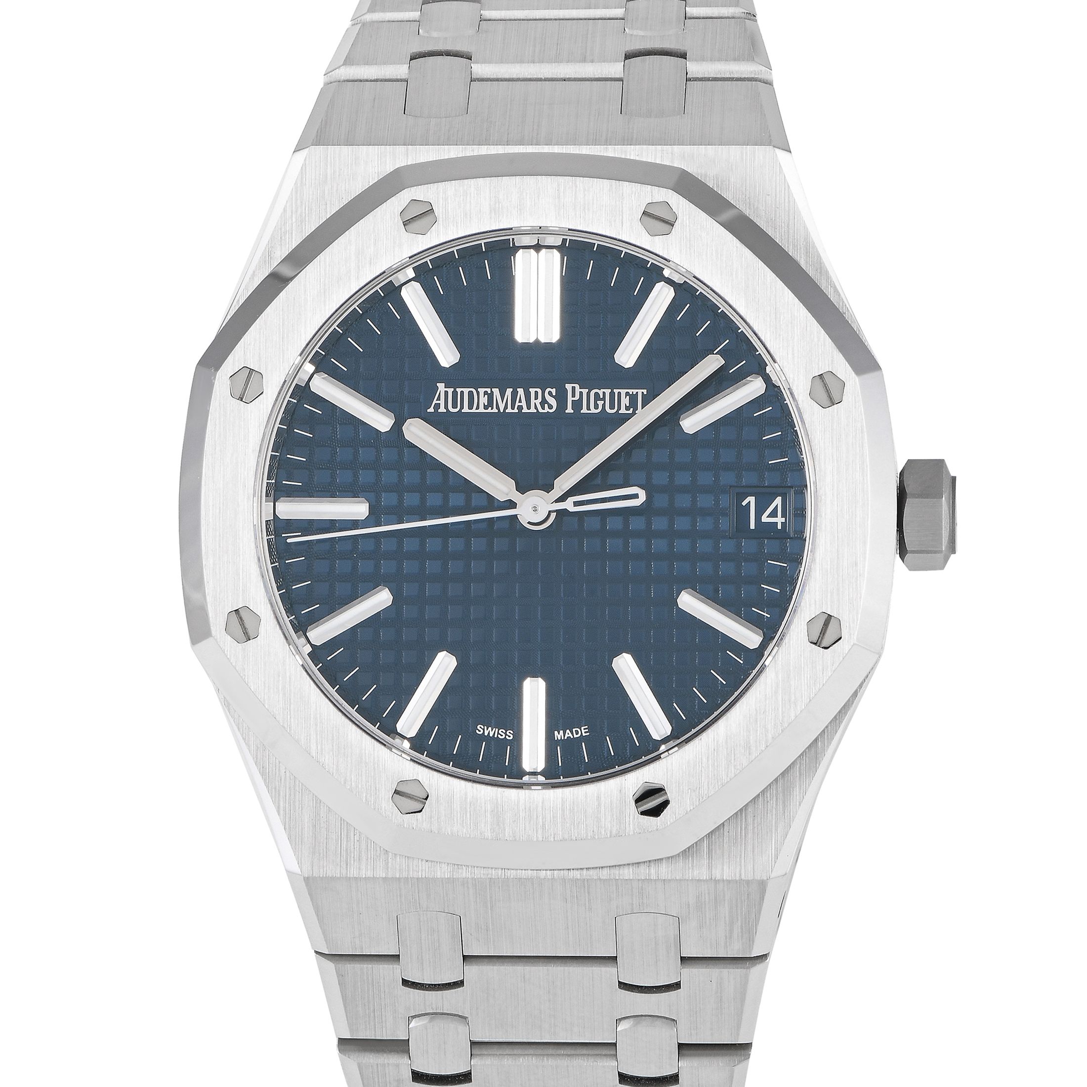 There's power in simplicity and this Royal Oak ref.15510ST.OO.1320ST.06 proves it. This good-looking watch has the basic time and date feature housed on a 41mm stainless steel, on stainless steel bracelet. What makes this timekeeper a standout is its "Bleu Nuit, Nuage 50" face that mirrors that of the original model from 1972. The dial has a "Grande Tapisserie" pattern, with luminous white gold index hour markers and hands, and a discreet date window at 3 o'clock. Powering the watch is the new generation automatic winding caliber 4302 that you can view from the transparent caseback. This pre-owned Audemars Piguet Royal Oak Blue Dial Watch 15510ST.OO.1320ST.06 is accompanied by papers and the manufacturer's box.