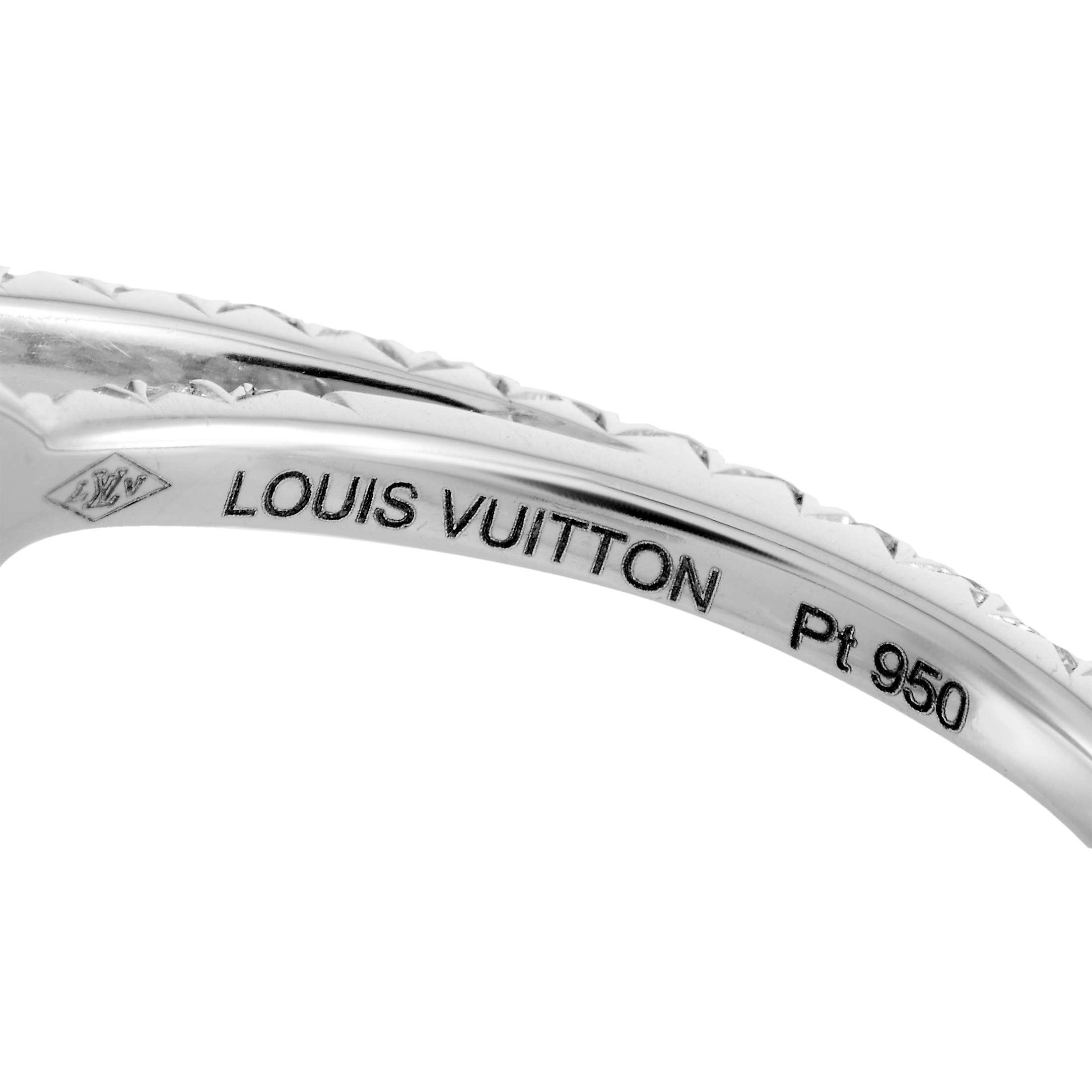 Louis Vuitton® LV Diamonds V Ring, Platinum