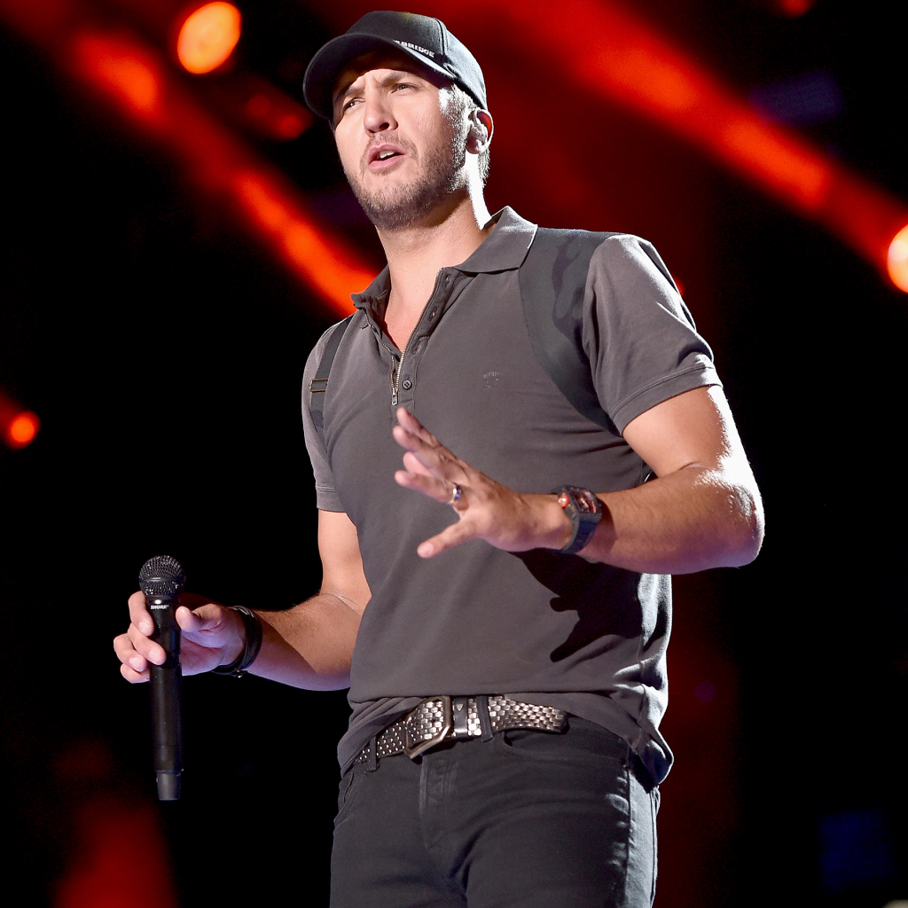 Luke-Bryan-Sporting-an-RM-022-Tourbillon-Aerodyne-Dual-Time-Black-Carbon-Limited-Edition