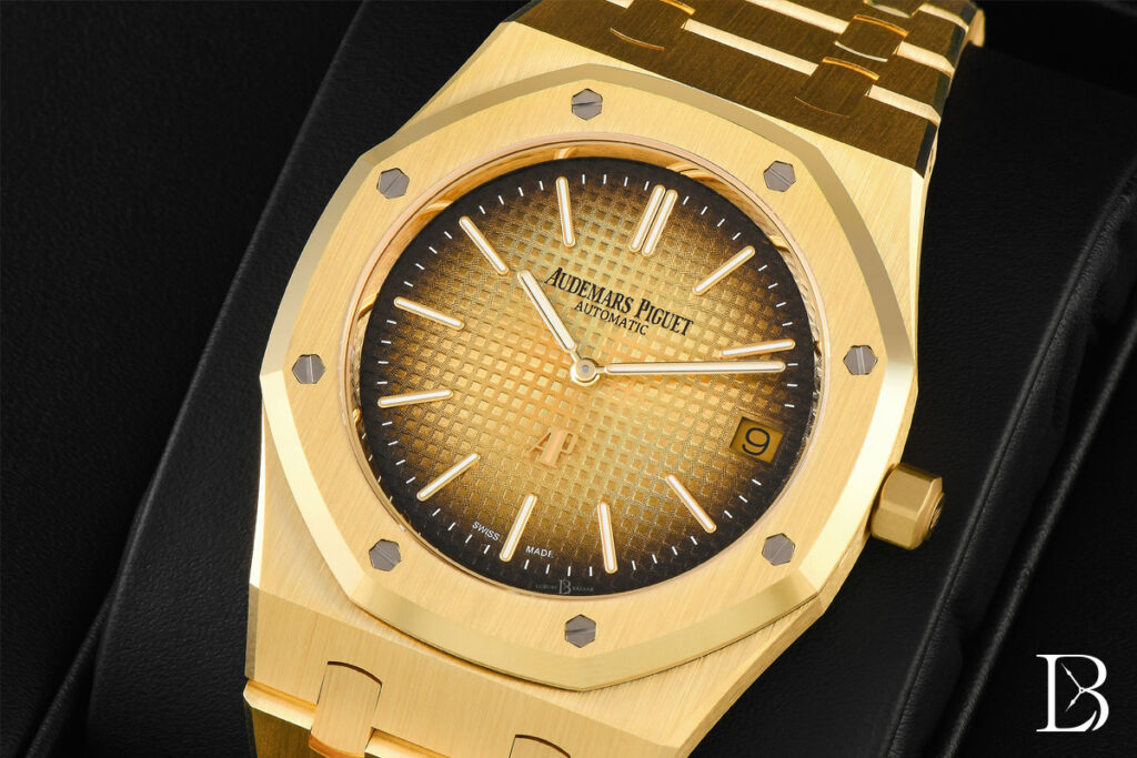 One of the most popular yellow gold Audemars Piguet watches for men is the Jumbo 16202