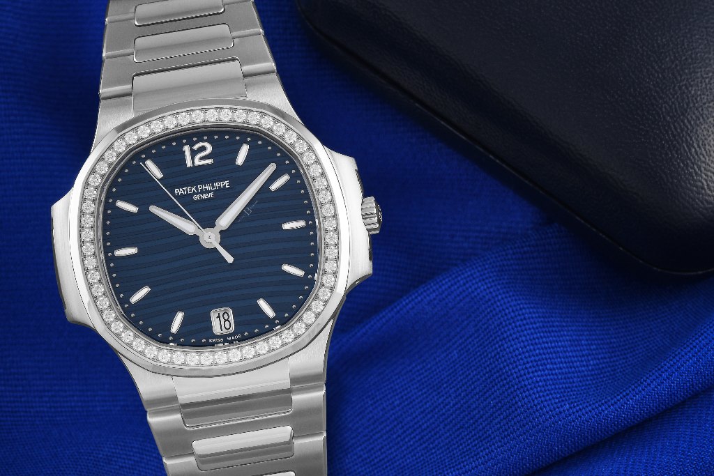 A luxurious Valentine's Day gift option: Patek 7118