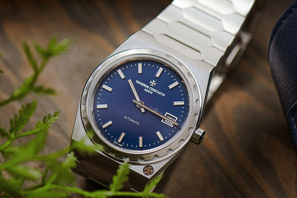 Vacheron Constantin Historiques 222 ref. 4200H:222A-B934 debuted in 2025.