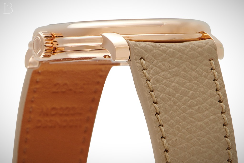 The 7.7mm case of the Daniel Roth Extra Plat Rose Gold viewed from the side