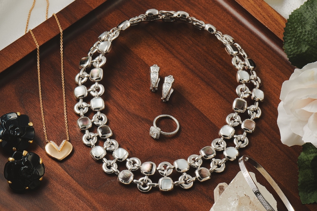 Cartier, Tiffany & Co, and Van Cleef & Arpels are the top three jewelry brands in the world