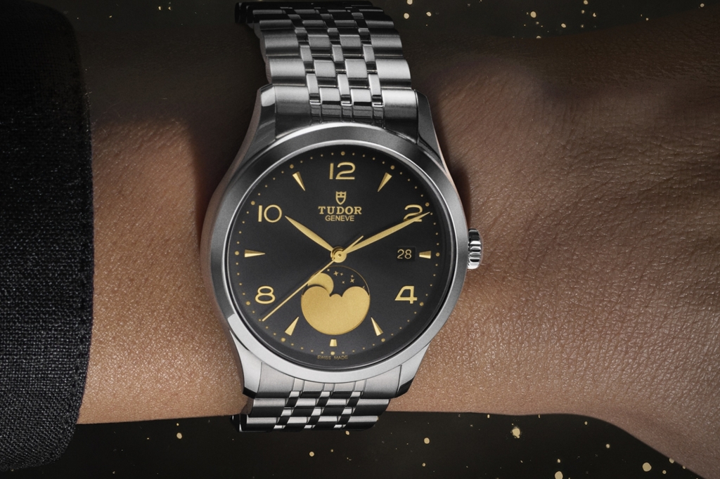 Black 1926 Luna on Jay Chou's wrist