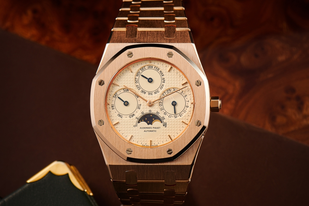 The AP Royal Oak ref. 25686OR has their beloved QP complication