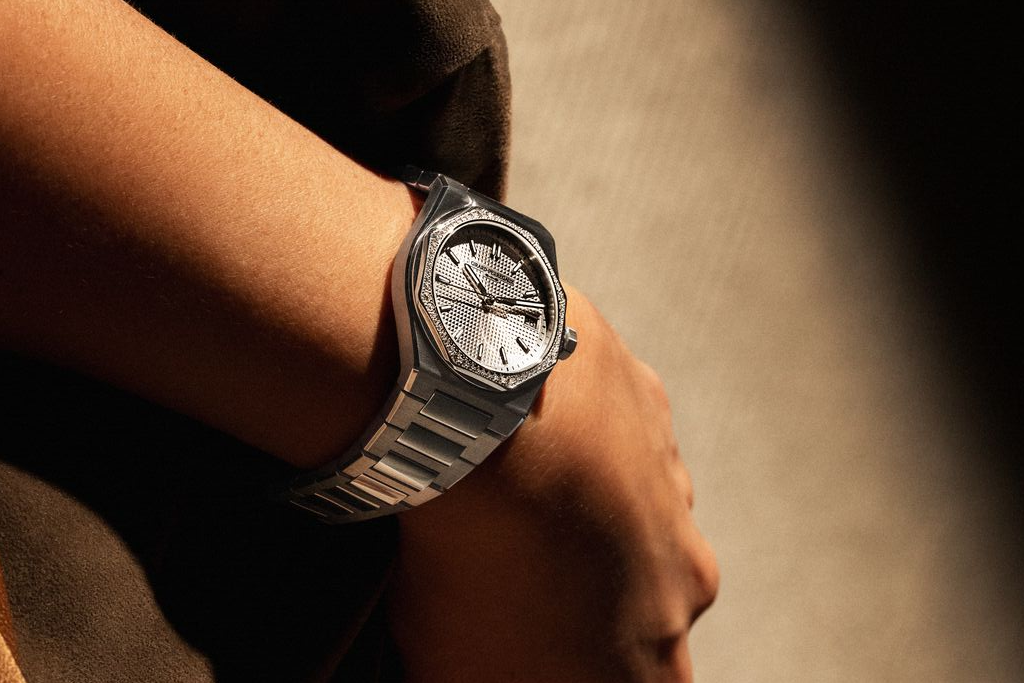 Ref. 81006 (the 36mm Laureato Fifty) is available with a diamond bezel. Photo: Girard-Perregaux, 2026