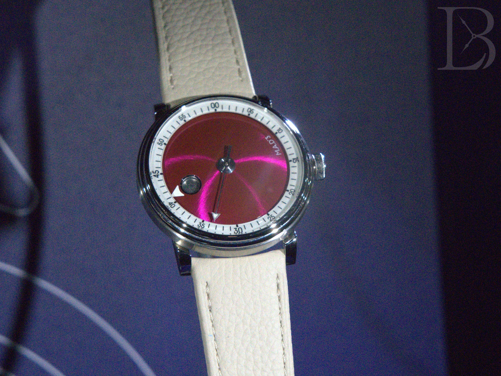 The raspberry version of the M.A.D.3 x Vincent Calabrese watch is only available to "MB&F Tribe and friends."