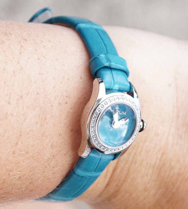 The Mini Bubble was the only quartz model among the second-generation Corum Bubble watches