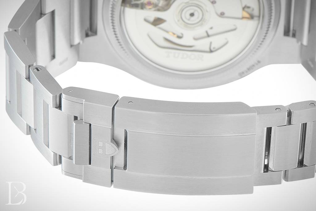 The Tudor Northflag GMT has an integrated three-link 316L stainless steel bracelet with a T-Fit clasp.
