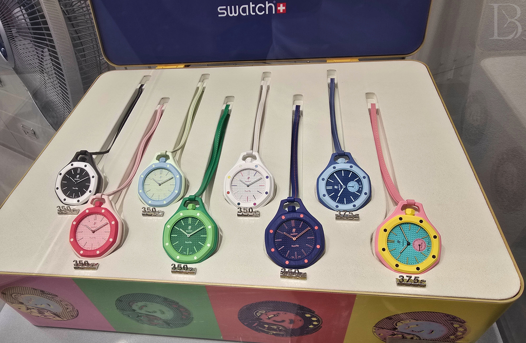 The Swatch x Audemars Piguet Royal Pop helped set one of the biggest watch trends of 2026: non-wrist watches.