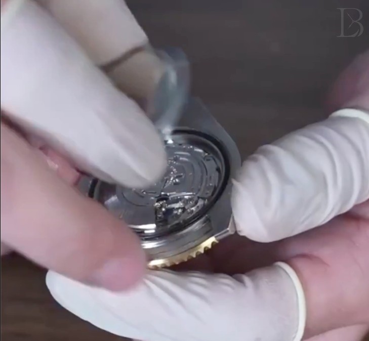 Opening this caseback reveals a Rolex 3135 underneath